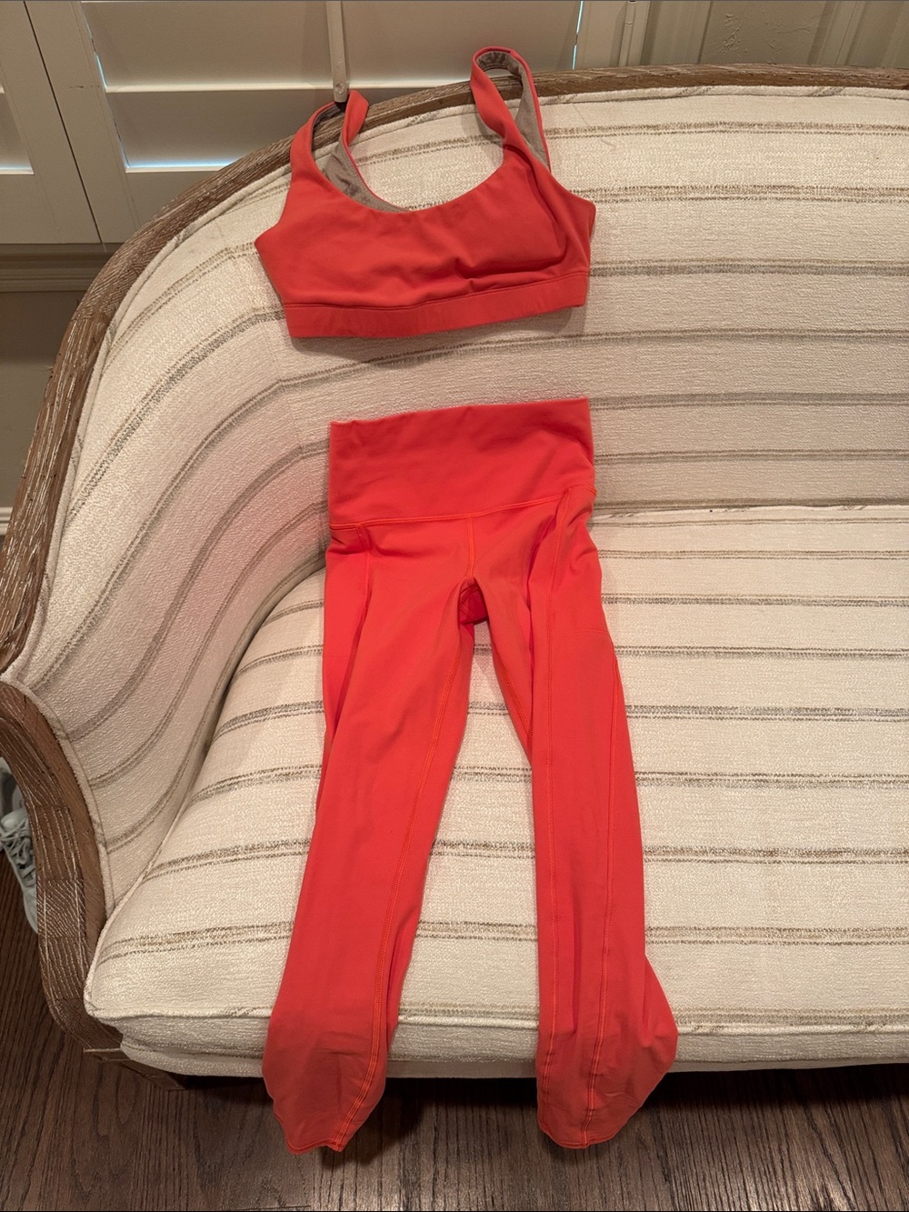 Coral Orange vuori Activewear Set - Sports Bra & High-Waist Leggings